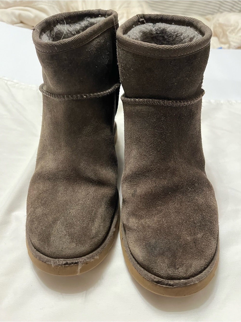 UGG Women Wedge Grey Boot Read Description